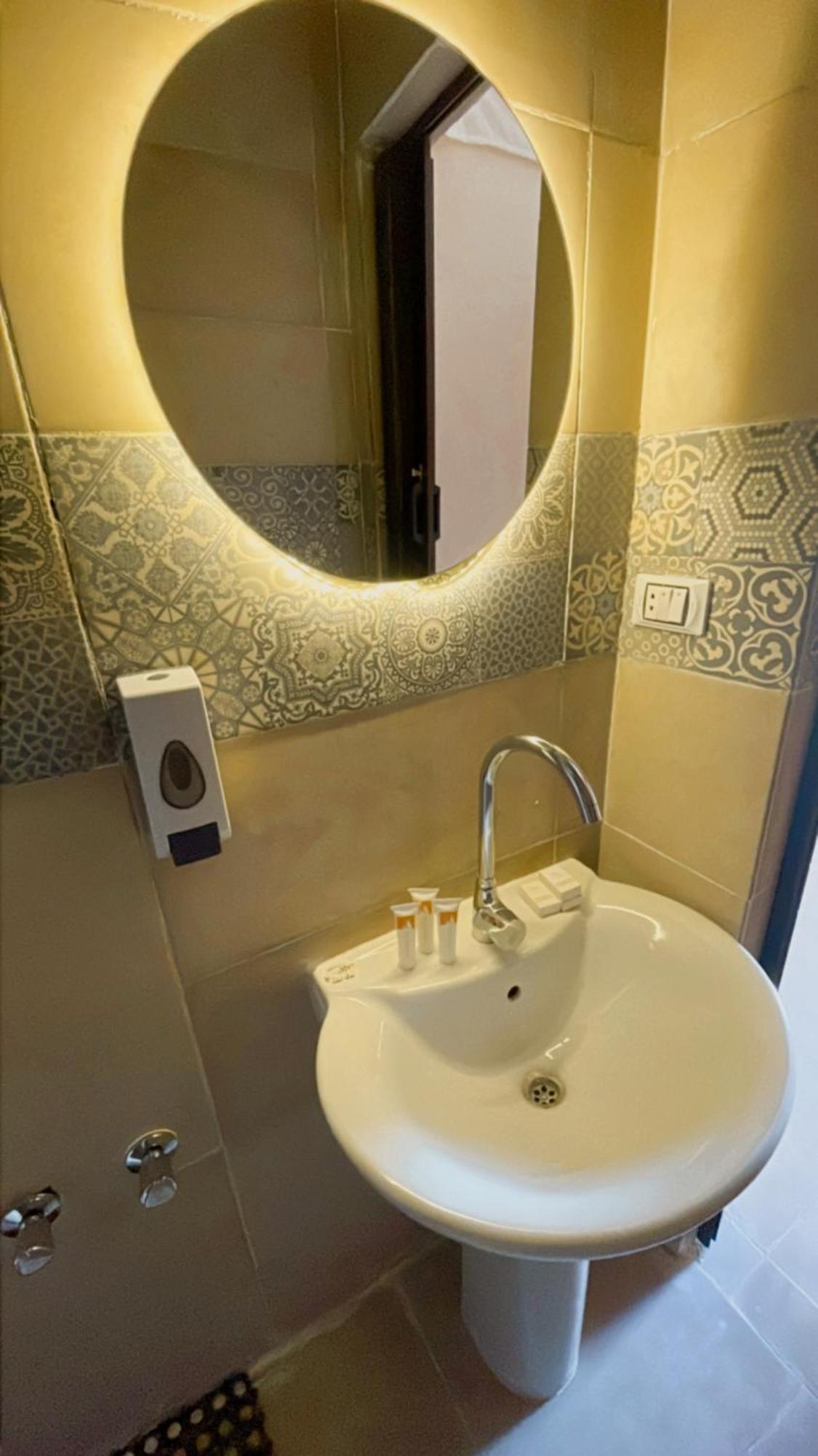 Sami Holiday Inn - Pyramids View Rooftop Al Kawm al Akhdar Exterior foto